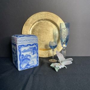 Blue and White Vintage Chinoiserie Square Jar